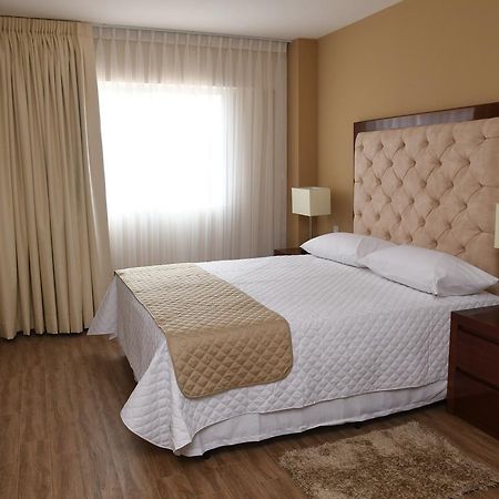 Taos Apart Hotel Santa Cruz de La Sierra Exteriör bild
