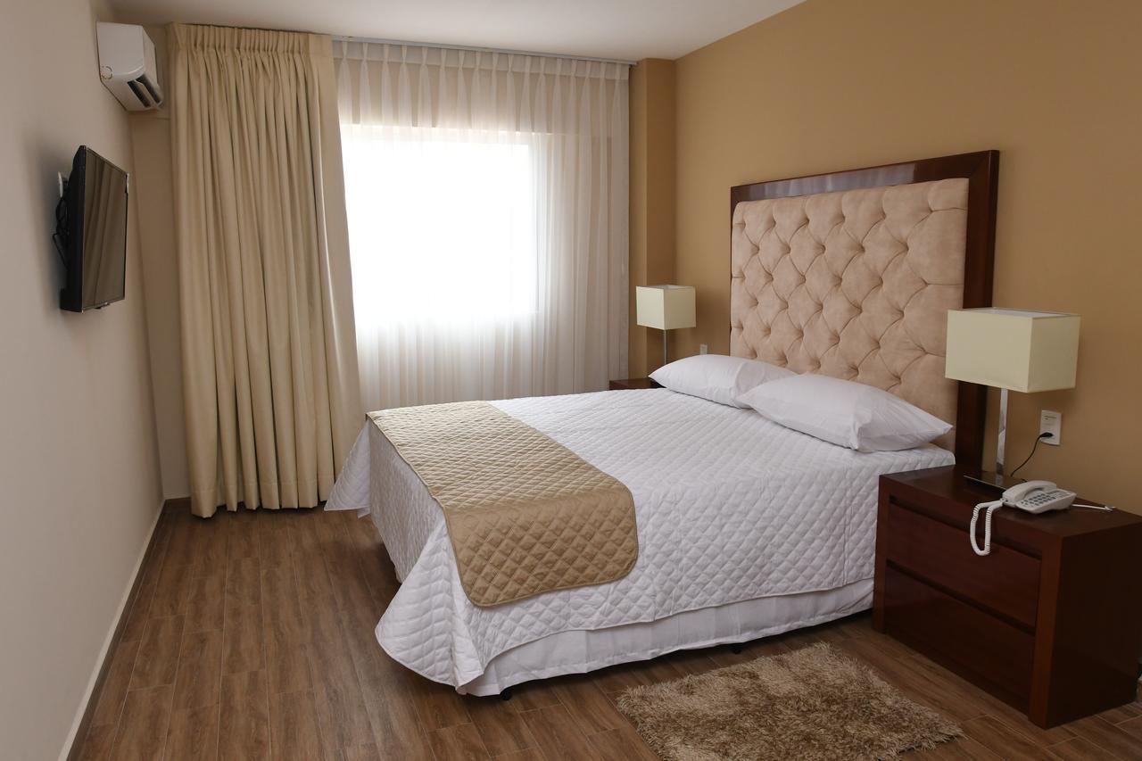Taos Apart Hotel Santa Cruz de La Sierra Exteriör bild
