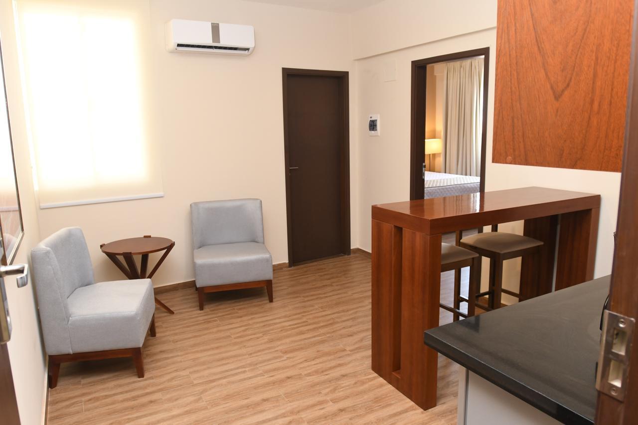 Taos Apart Hotel Santa Cruz de La Sierra Exteriör bild
